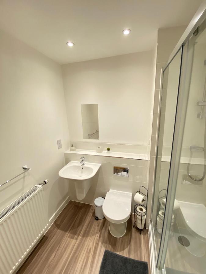 3 Bedrooms Double Or Single Beds, 2 Parking Spaces! Wifi & Smart Tv'S, Balcony 포츠머스 외부 사진