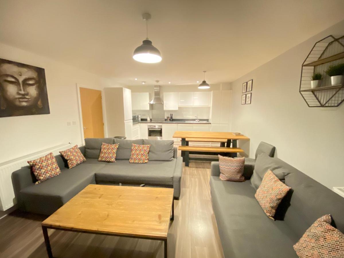 3 Bedrooms Double Or Single Beds, 2 Parking Spaces! Wifi & Smart Tv'S, Balcony 포츠머스 외부 사진