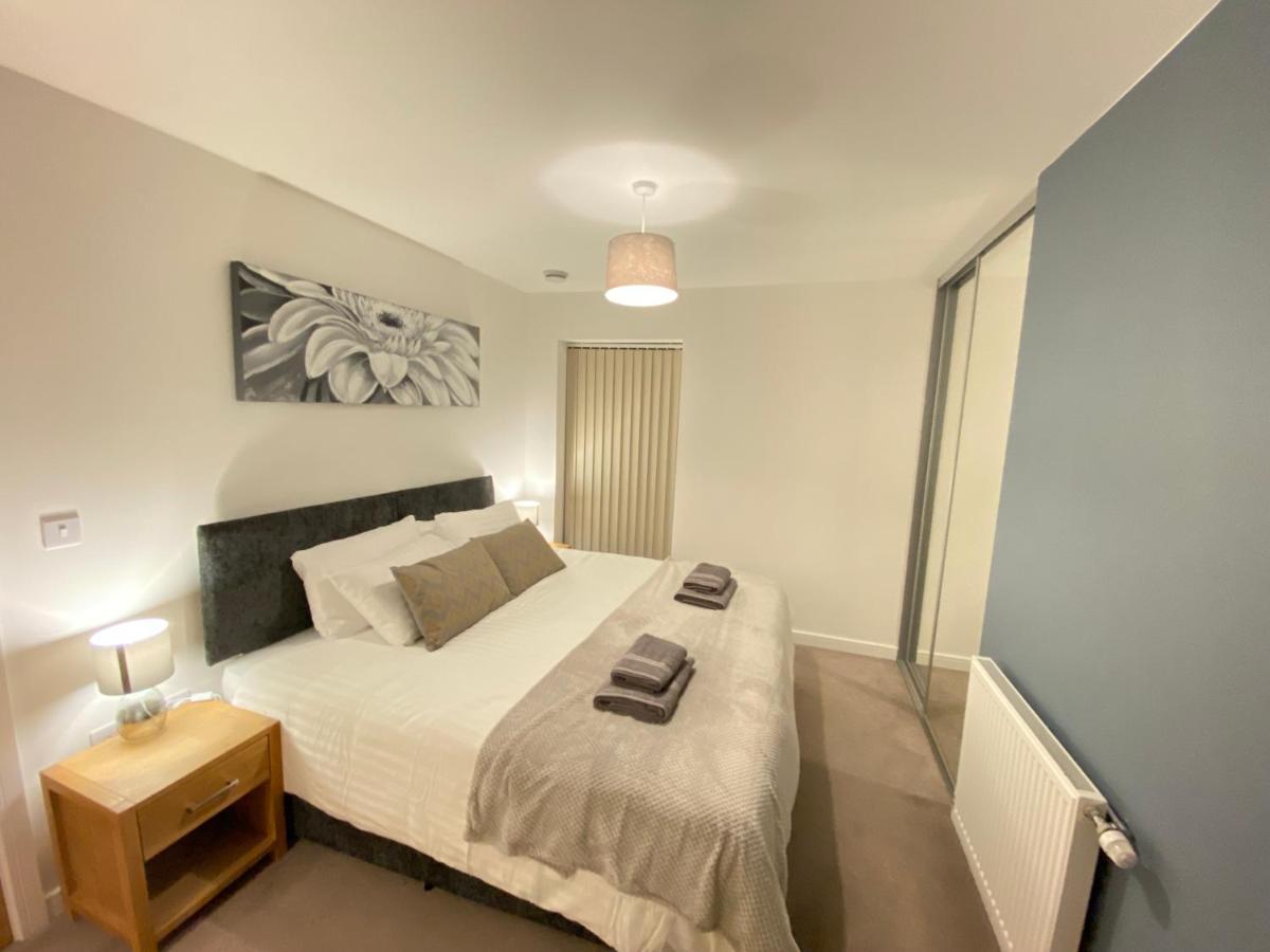 3 Bedrooms Double Or Single Beds, 2 Parking Spaces! Wifi & Smart Tv'S, Balcony 포츠머스 외부 사진